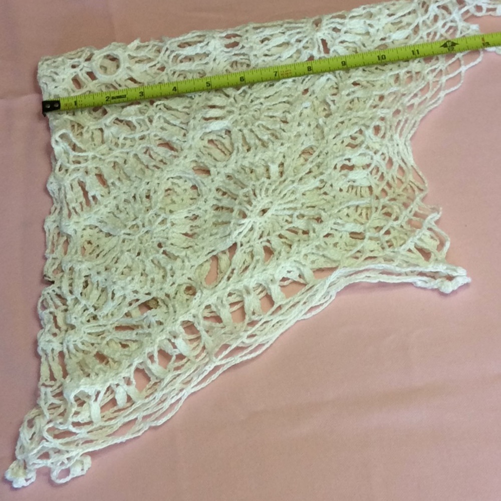FINAL SALE PRICE Vintage Display Doilies - Picture 4 of 7